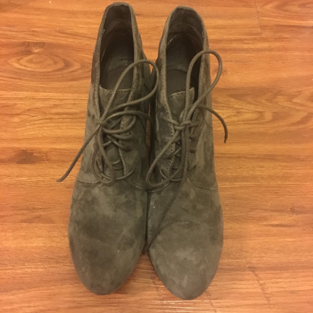 Clark’s suede wedge booties
